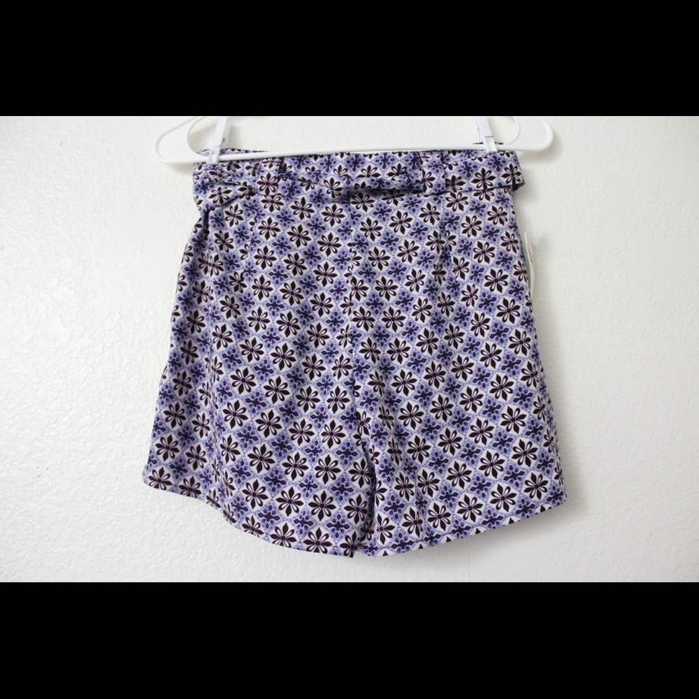 Shorts - Picture 2 of 2